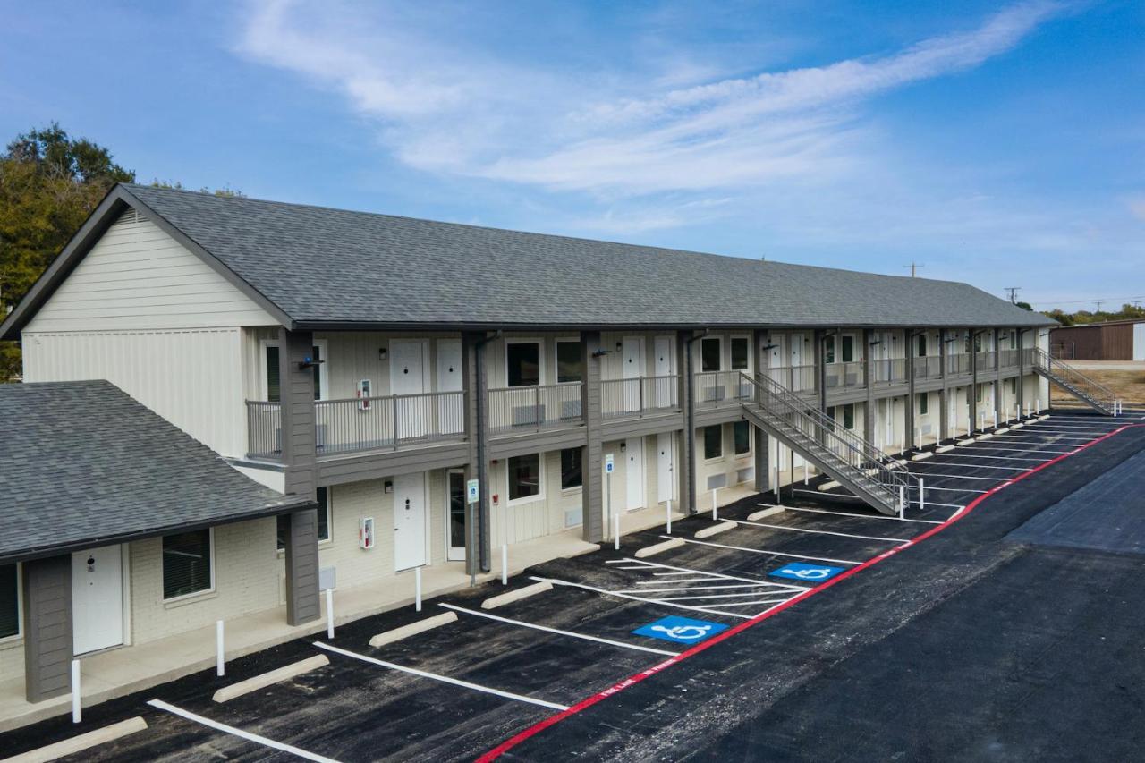 Extended Stay Gun Barrel City Exterior photo